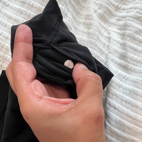 Lululemon x SoulCycle Wunder Under Crop (Hi-Rise) - S6 - Picture 4 of 5